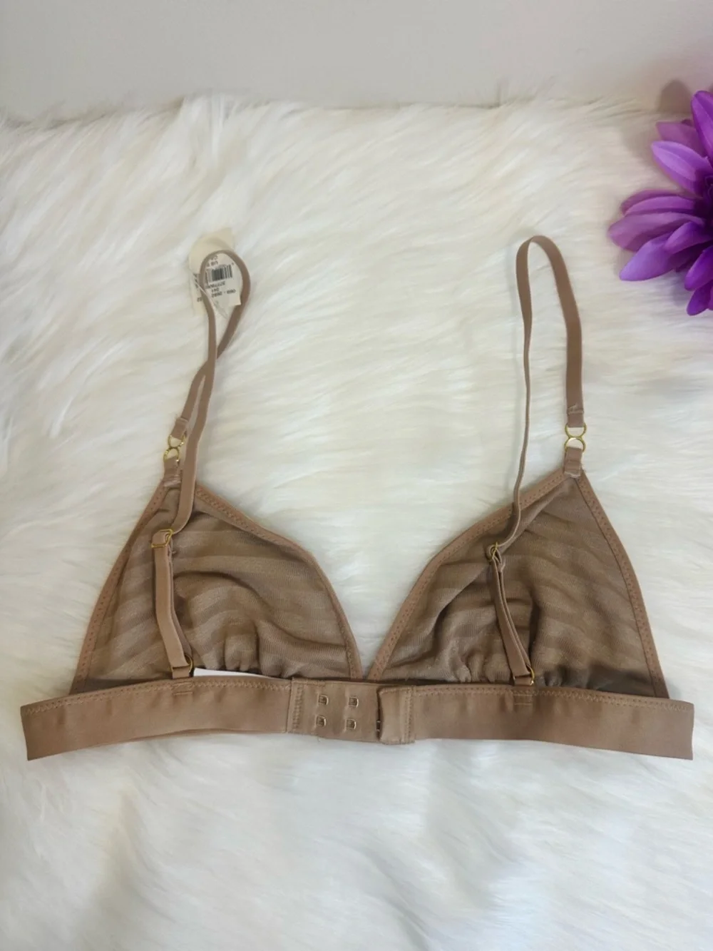 aerie comfortable triangle